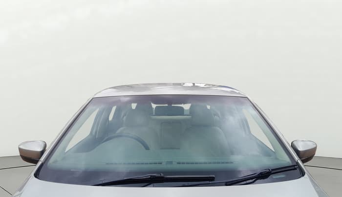 2013 Volkswagen Vento HIGHLINE DIESEL 1.6, Diesel, Manual, 1,19,233 km, Front Windshield