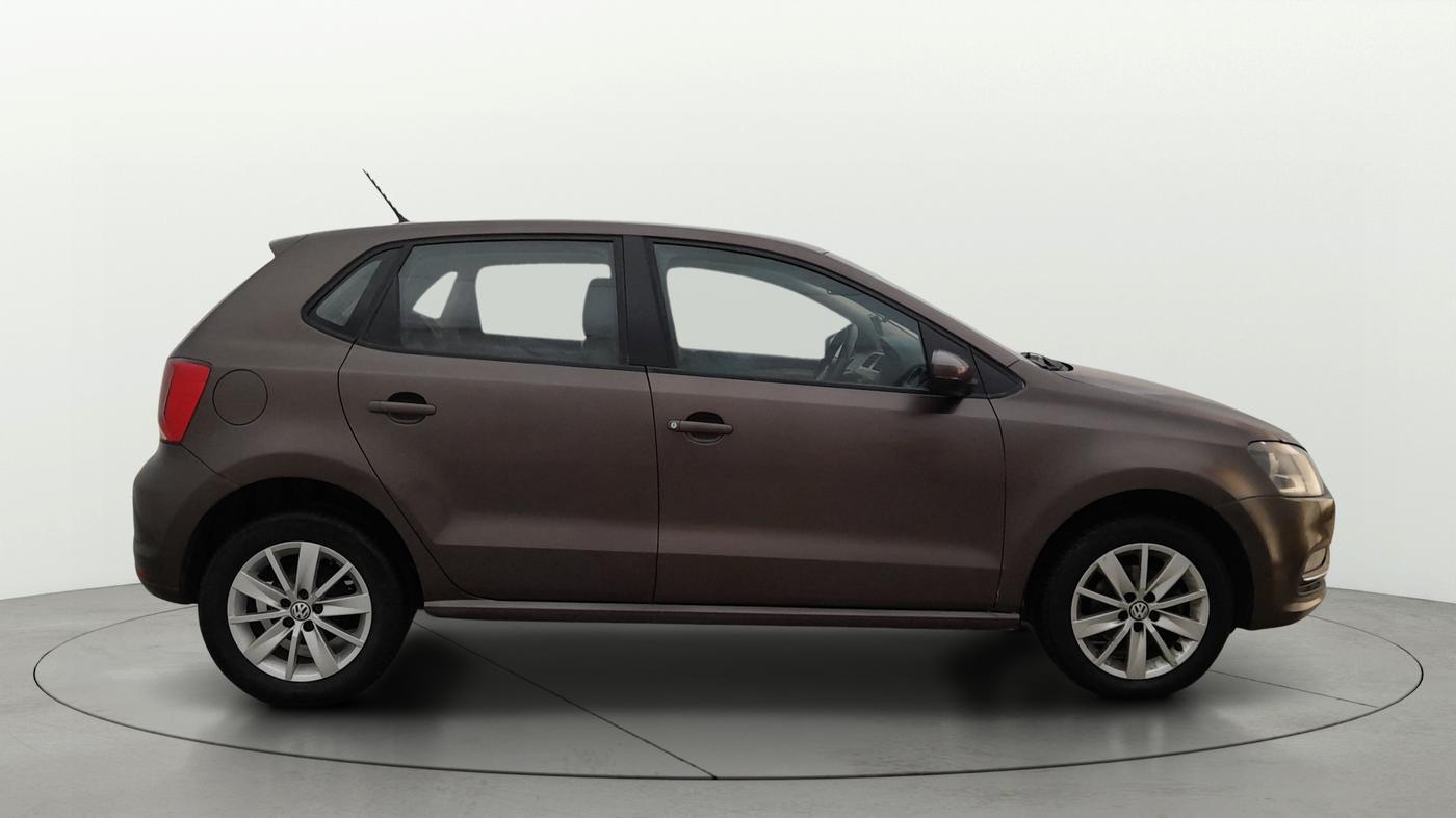 2017 Volkswagen Polo HIGHLINE1.2L, Petrol, Manual, 1,10,489 km, Right Side View