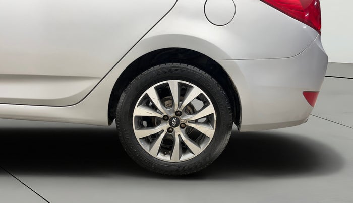 2015 Hyundai Verna FLUIDIC 4S1.6 VTVT S O AT, Petrol, Automatic, 80,101 km, Left Rear Wheel