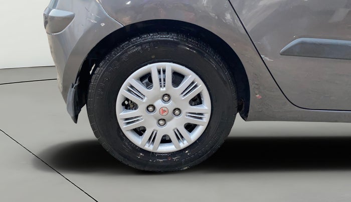 2013 Hyundai i10 MAGNA 1.1, CNG, Manual, 72,252 km, Right Rear Wheel