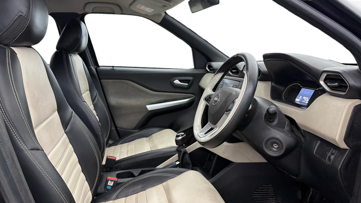 2022 Nissan MAGNITE XL, Petrol, Manual, 46,003 km, Right Side Front Door Cabin