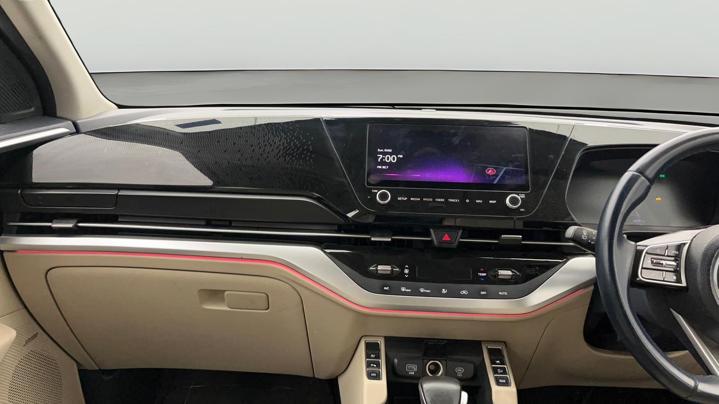 2022 KIA CARENS LUXURY PLUS 1.4 PETROL DCT 7 STR, Petrol, Automatic, 63,105 km, Air Conditioner