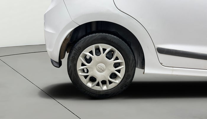 2015 Ford Figo ZXI 1.2 PETROL, Petrol, Manual, 94,037 km, Right Rear Wheel