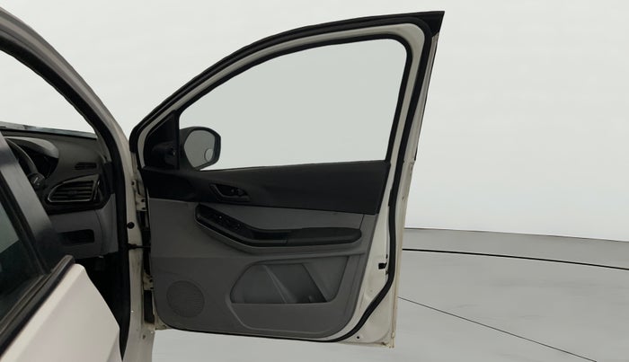 2023 Tata Tiago XT CNG, CNG, Manual, 56,329 km, RHS Front Door
