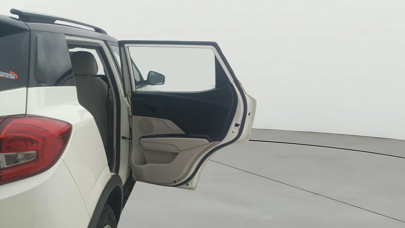 2019 Mahindra XUV300 W6 1.2 PETROL, Petrol, Manual, 53,743 km, RHS Rear Door