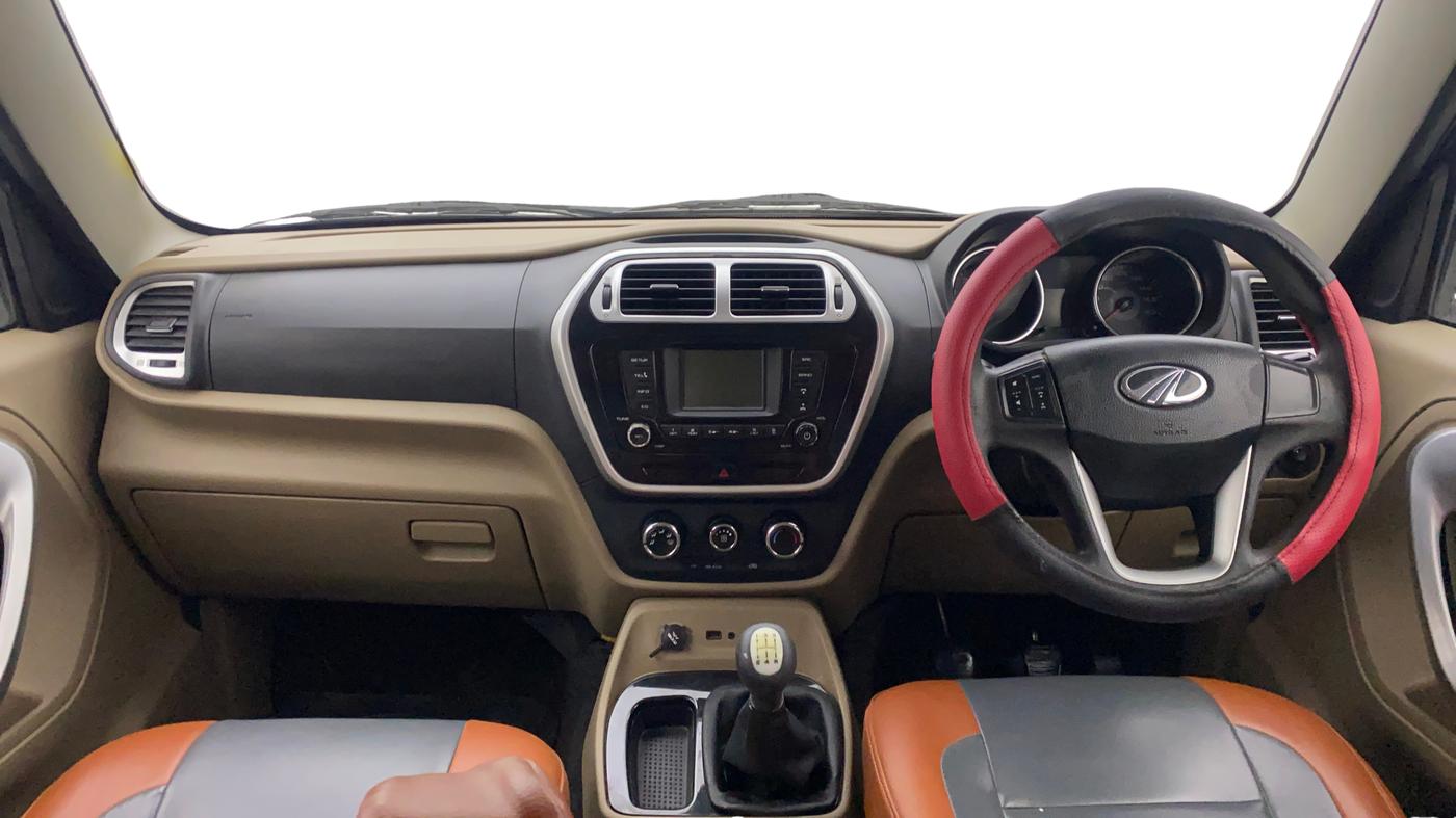 2017 Mahindra TUV300 T8, Diesel, Manual, 73,350 km, Dashboard