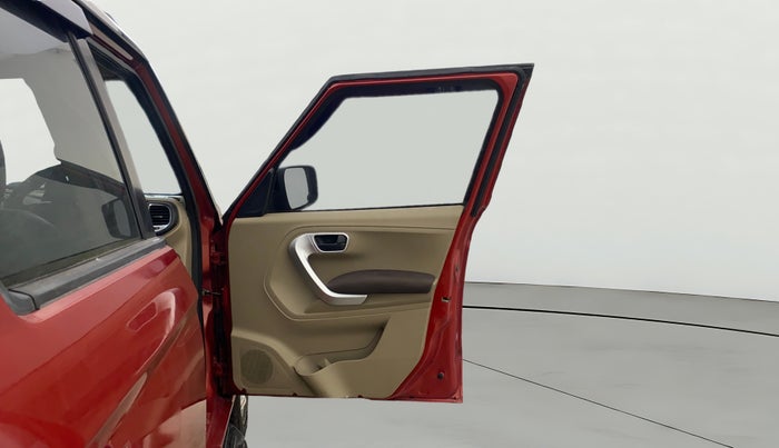 2017 Mahindra TUV300 T8, Diesel, Manual, 65,765 km, RHS Front Door