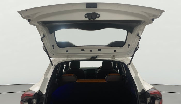 2024 Renault Kiger RXE MT, Petrol, Manual, 3,357 km, Boot Door Open