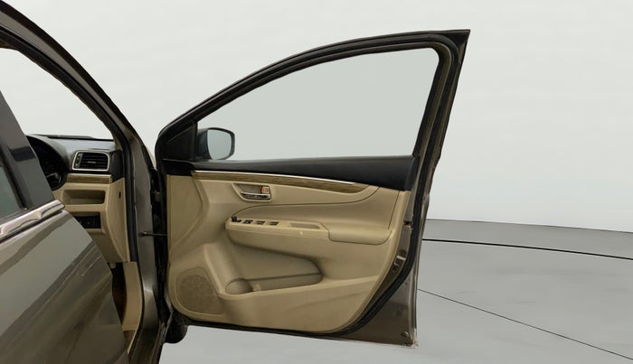 2018 Maruti Ciaz ALPHA 1.5 SHVS PETROL, Petrol, Manual, 60,500 km, RHS Front Door