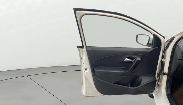 2015 Volkswagen Polo COMFORTLINE 1.2L, Petrol, Manual, 71,767 km, LHS Front Door