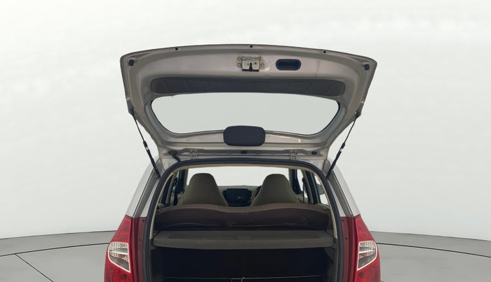 2015 Hyundai i10 SPORTZ 1.1, Petrol, Manual, 47,598 km, Boot Door Open