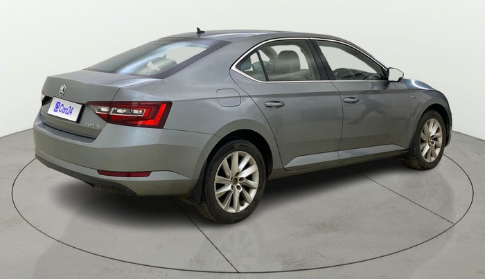 2017 Skoda Superb L&K 1.8 TSI AT, Petrol, Automatic, 42,342 km, Right Back Diagonal