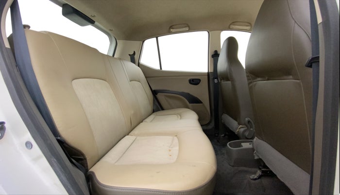 2013 Hyundai i10 MAGNA 1.1, CNG, Manual, 77,830 km, Right Side Rear Door Cabin