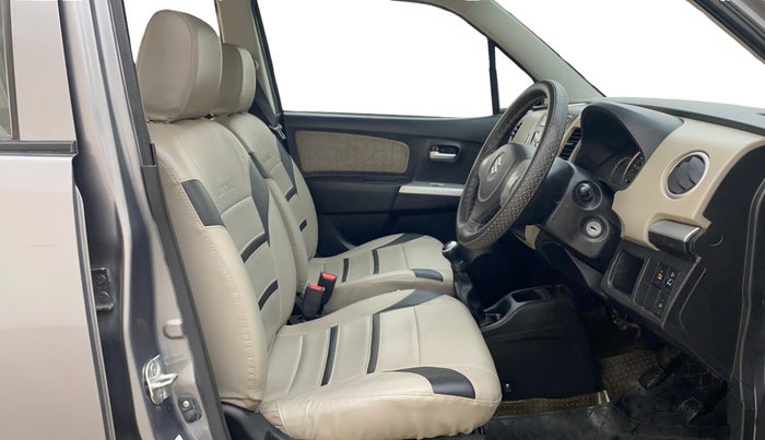 2015 Maruti Wagon R 1.0 VXI, Petrol, Manual, 73,630 km, Right Side Front Door Cabin