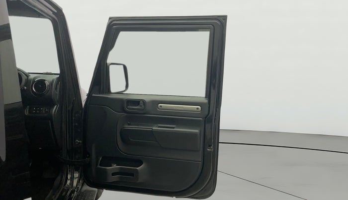 2021 Mahindra Thar LX HT PETROL 4WD MT, Petrol, Manual, 60,421 km, RHS Front Door