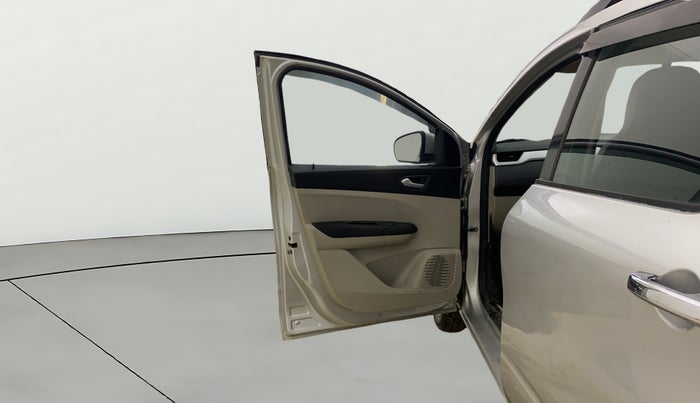 2020 Renault TRIBER RXZ, Petrol, Manual, 71,941 km, LHS Front Door