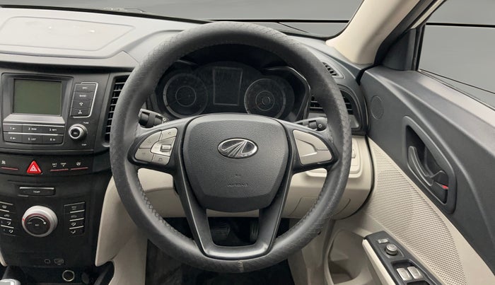 2022 Mahindra XUV300 W6 1.2 PETROL AMT, Petrol, Automatic, 18,956 km, Steering Wheel Close Up