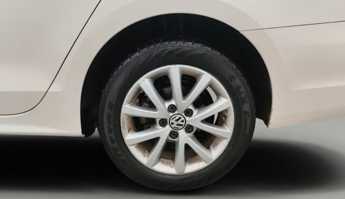 2014 Volkswagen Jetta COMFORTLINE TSI, Petrol, Manual, 1,11,587 km, Left Rear Wheel