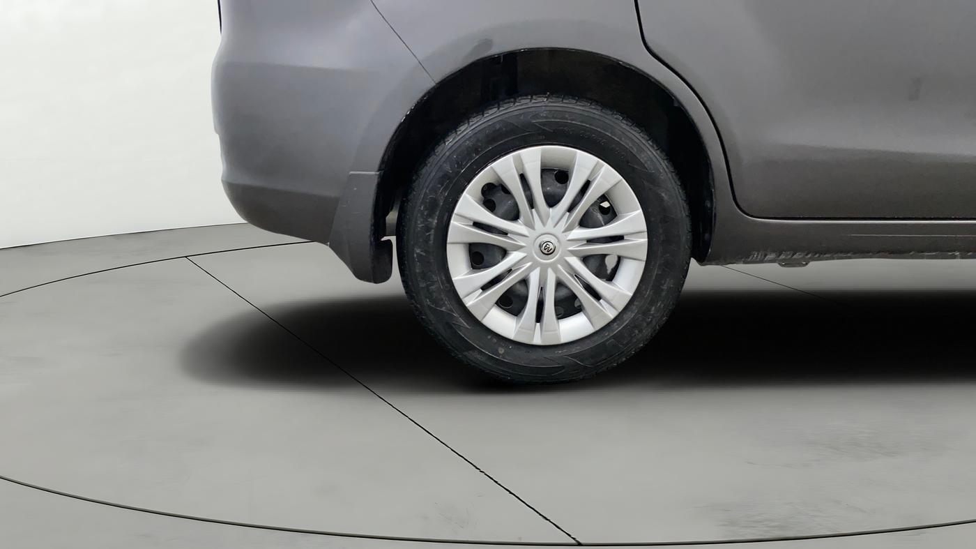 2014 Maruti Ertiga VXI, Petrol, Manual, 48,022 km, Right Rear Wheel
