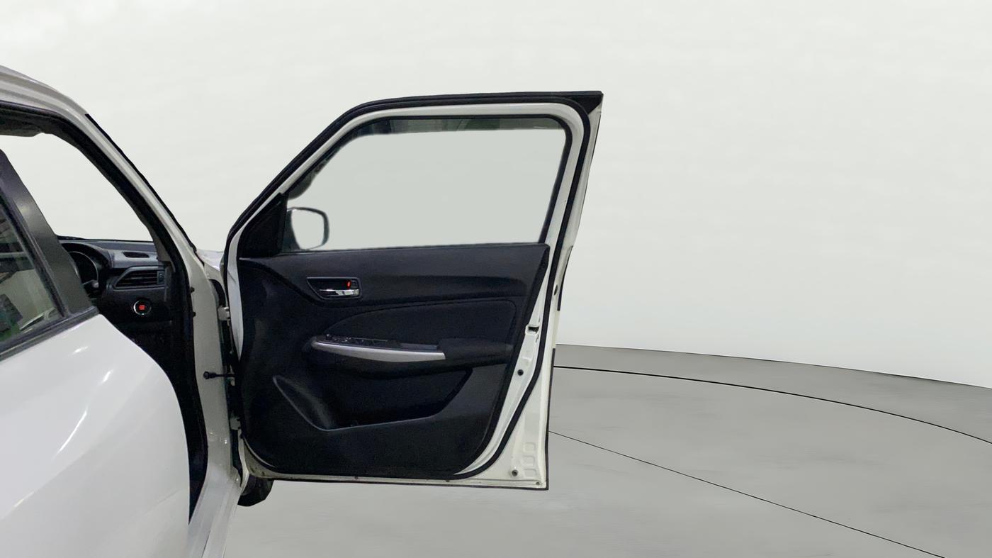 2022 Maruti Swift ZXI, Petrol, Manual, 44,785 km, RHS Front Door