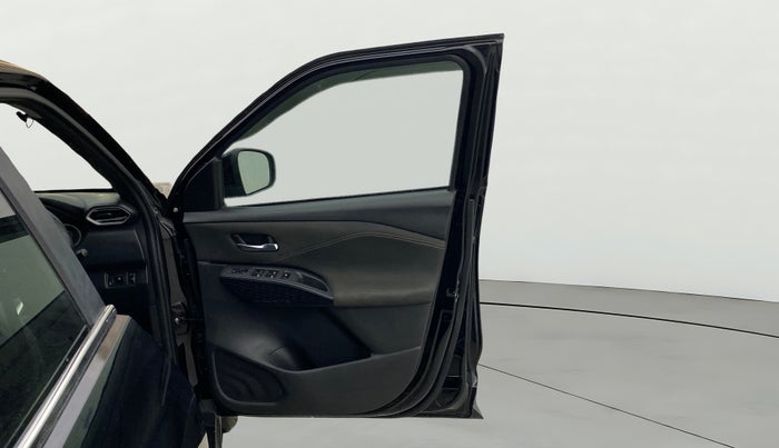 2024 Nissan MAGNITE Acenta B4D 1.0 Petrol MT, Petrol, Manual, 32,396 km, RHS Front Door