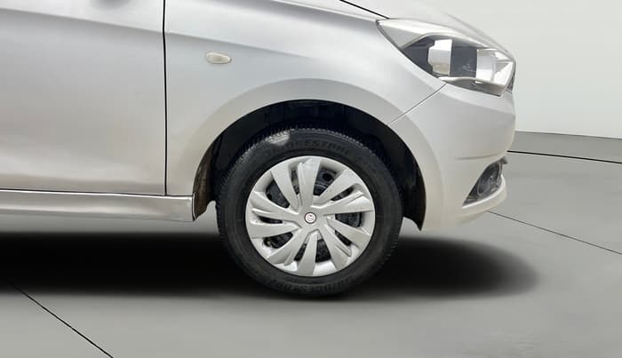 2017 Tata Tiago XT PETROL, Petrol, Manual, 40,086 km, Right Front Wheel