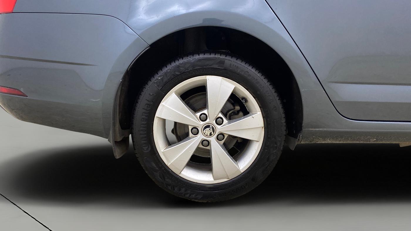 2019 Skoda Octavia STYLE 1.8 TSI AT, Petrol, Automatic, 99,250 km, Right Rear Wheel