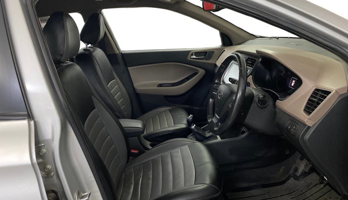 2016 Hyundai Elite i20 ASTA 1.2, Petrol, Manual, 28,607 km, Right Side Front Door Cabin