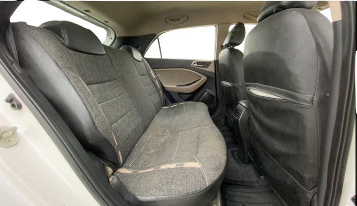 2017 Hyundai Elite i20 SPORTZ 1.2, Petrol, Manual, 74,650 km, Right Side Rear Door Cabin