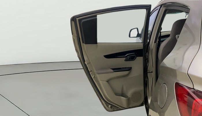 2016 Mahindra Kuv100 K6 6 STR, Petrol, Manual, 13,528 km, LHS Rear Door