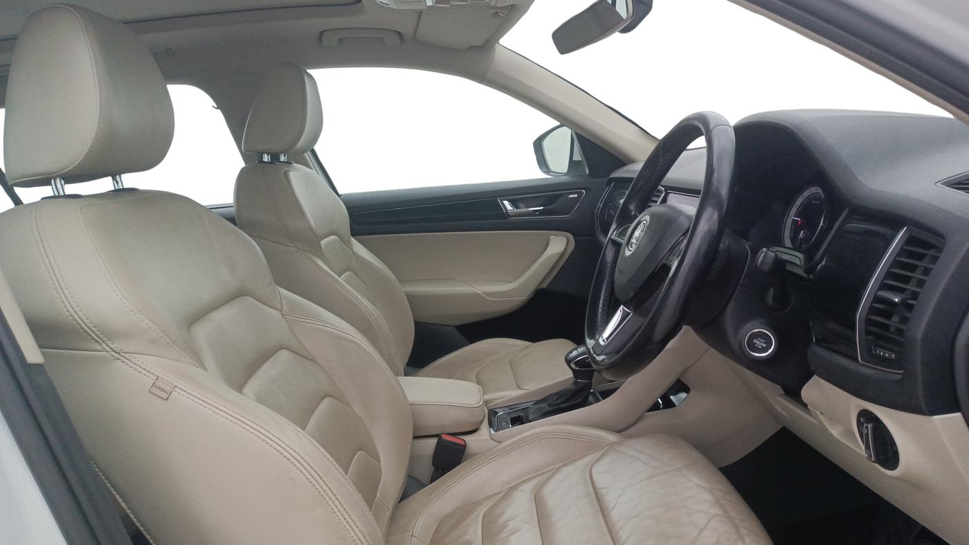 2017 Skoda Kodiaq STYLE 2.0 TDI 4X4 AT, Diesel, Automatic, 1,00,397 km, Right Side Front Door Cabin