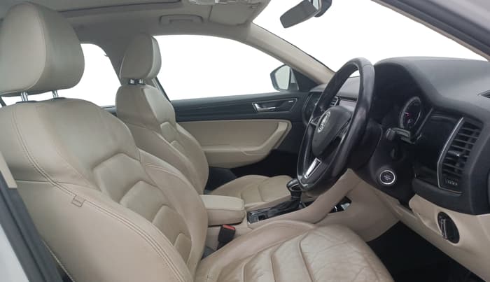 2017 Skoda Kodiaq STYLE 2.0 TDI 4X4 AT, Diesel, Automatic, 1,00,397 km, Right Side Front Door Cabin