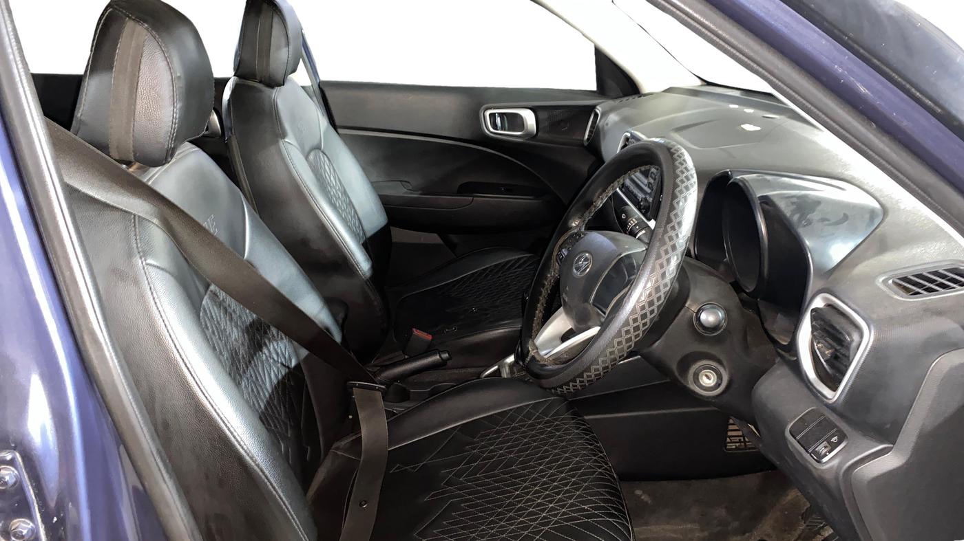 2022 Hyundai VENUE S 1.2, Petrol, Manual, 77,932 km, Right Side Front Door Cabin