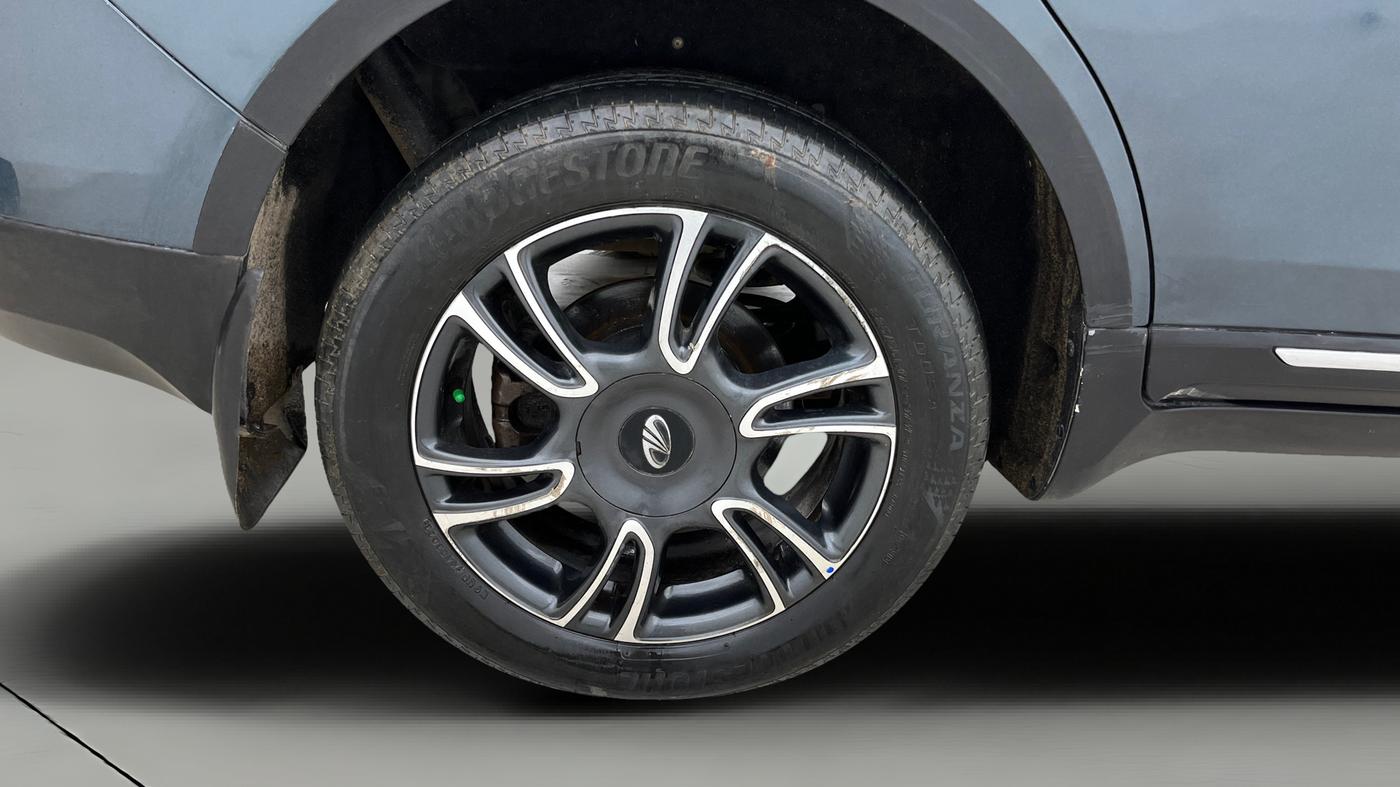 2018 Mahindra MARAZZO M8 7 STR, Diesel, Manual, 88,846 km, Right Rear Wheel