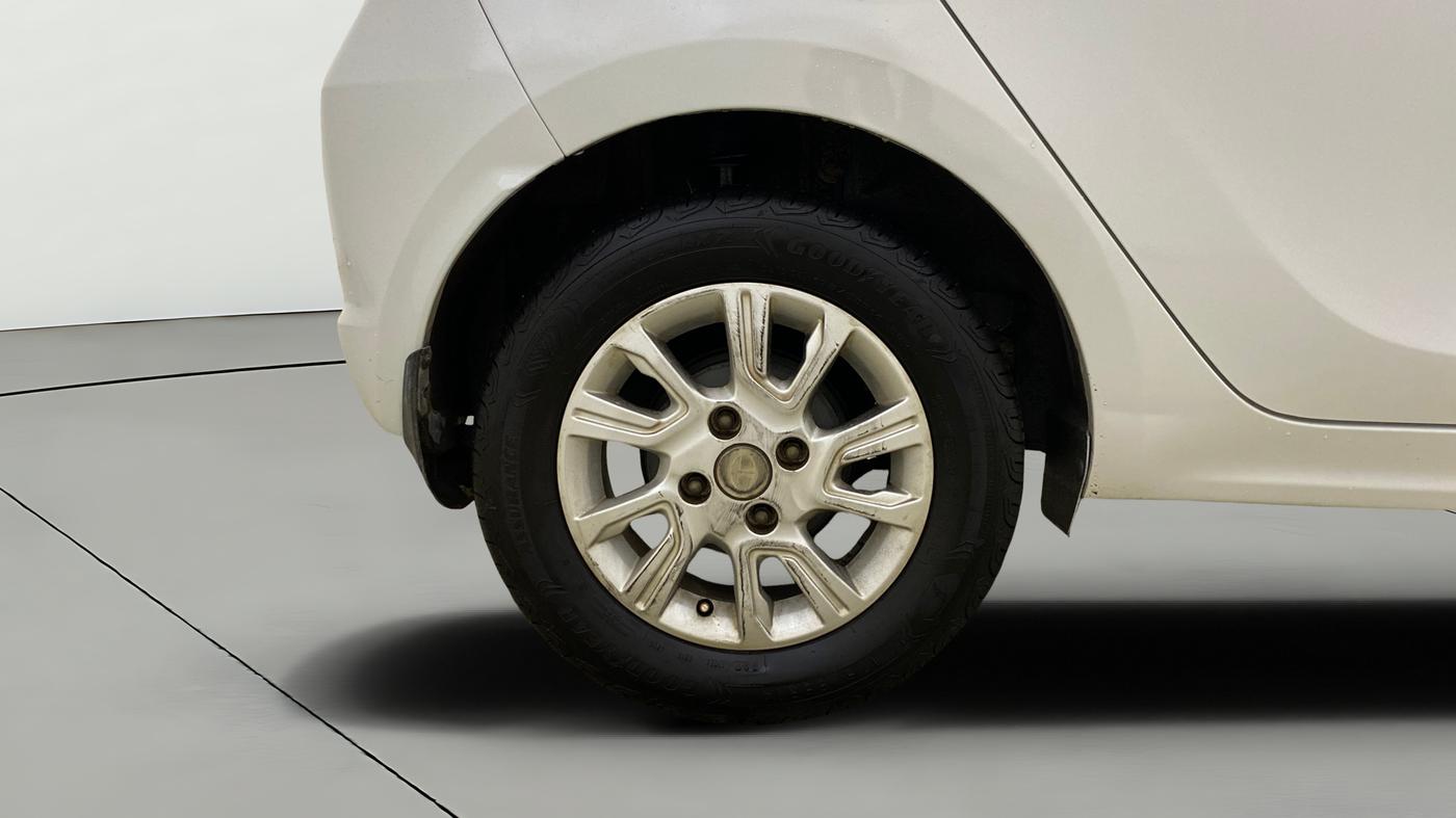 2017 Tata Tiago XZ PETROL, Petrol, Manual, 30,574 km, Right Rear Wheel