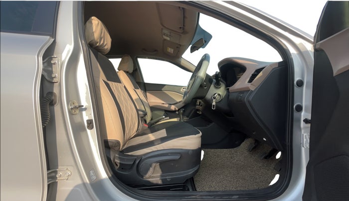 2017 Hyundai Elite i20 SPORTZ 1.2, Petrol, Manual, 73,293 km, Right Side Front Door Cabin