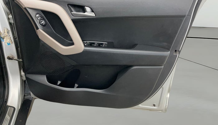 2016 Hyundai Creta SX PLUS 1.6 PETROL, Petrol, Manual, 63,878 km, Driver Side Door Panels Control
