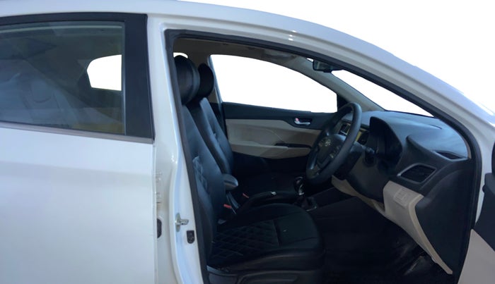 2019 Hyundai Verna 1.6 VTVT SX, Petrol, Manual, 73,350 km, Right Side Front Door Cabin