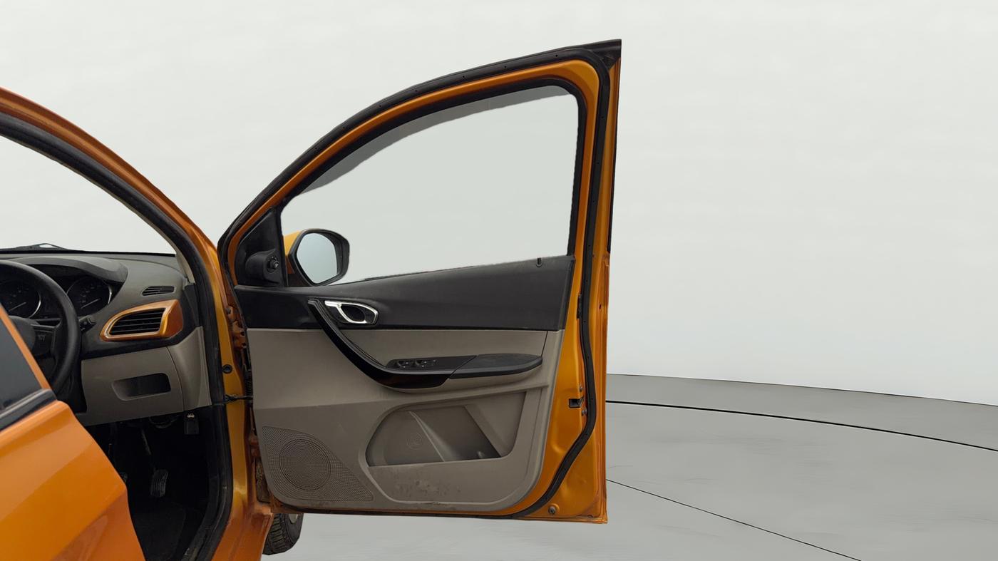 2018 Tata Tiago XZ PETROL, Petrol, Manual, 60,058 km, RHS Front Door