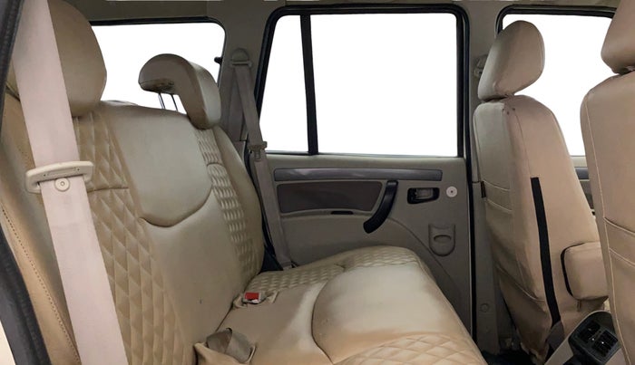 2018 Mahindra Scorpio S7, Diesel, Manual, 48,710 km, Right Side Rear Door Cabin
