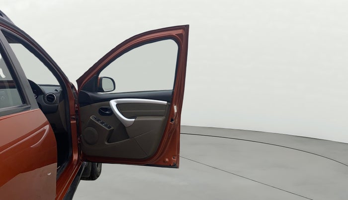 2019 Renault Duster RXS PETROL, Petrol, Manual, 40,770 km, RHS Front Door