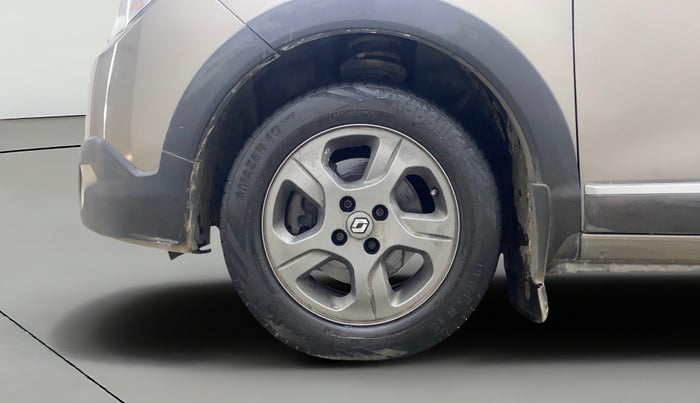 2015 Renault Lodgy 110 PS RXZ STEPWAY 7 STR, Diesel, Manual, 88,207 km, Left Front Wheel