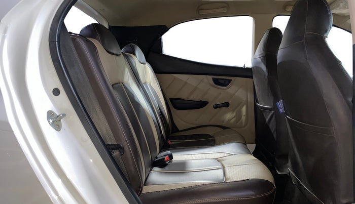 2016 Hyundai Eon D-LITE+, Petrol, Manual, 18,035 km, Right Side Rear Door Cabin