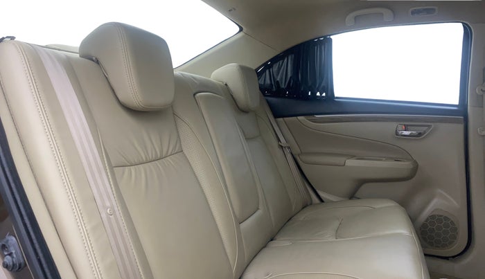 2020 Maruti Ciaz ALPHA 1.5 SHVS PETROL, Petrol, Manual, 44,734 km, Right Side Rear Door Cabin