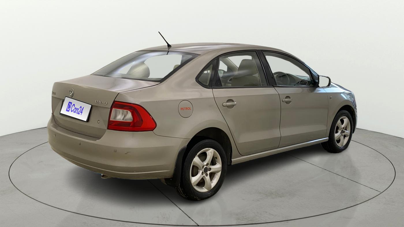 2013 Skoda Rapid AMBITION 1.6 MPI MT PLUS, Petrol, Manual, 66,030 km, Right Back Diagonal