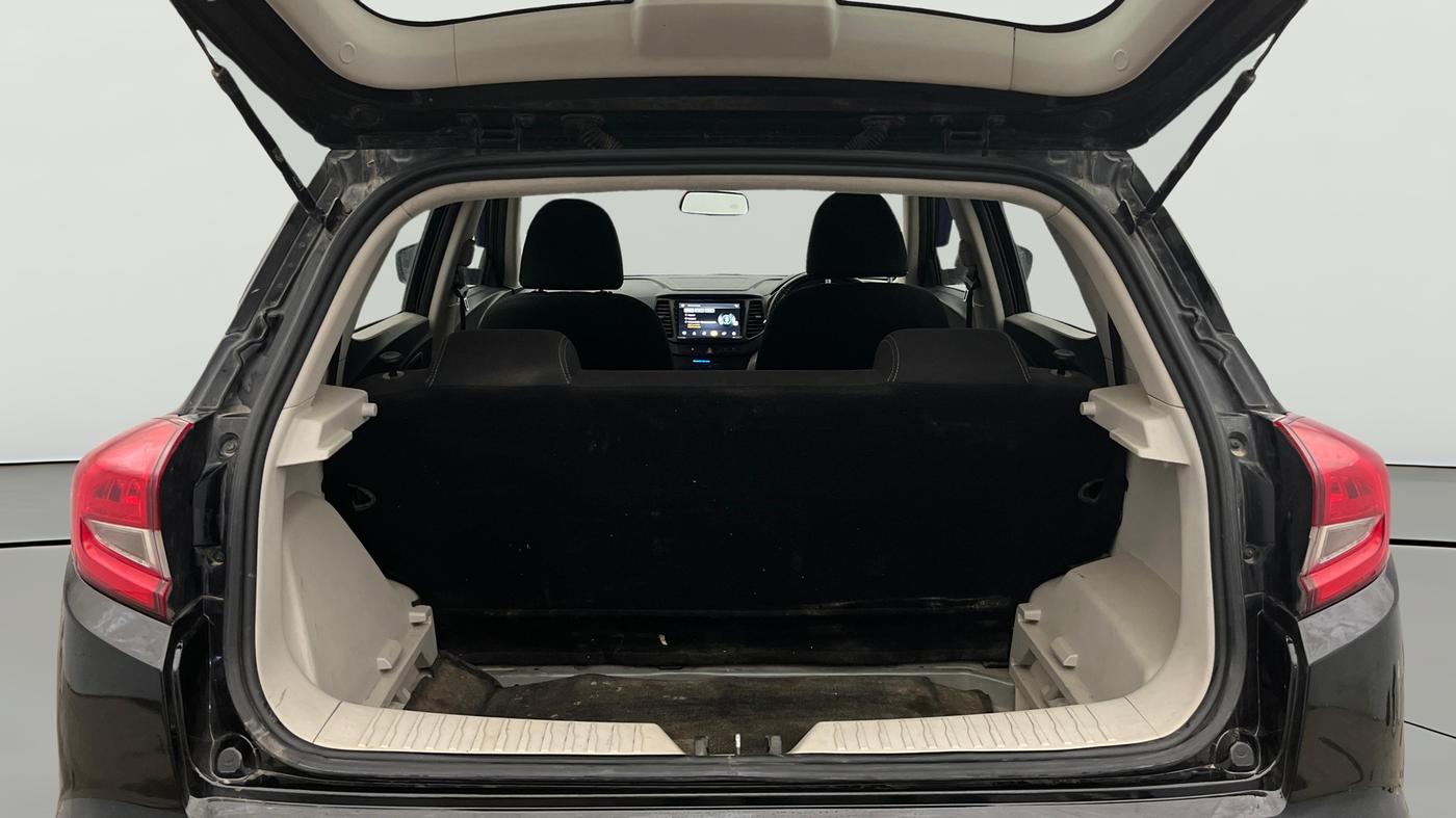 2021 Mahindra XUV300 W4 1.2 PETROL, Petrol, Manual, 63,929 km, Boot Open Zoomed View