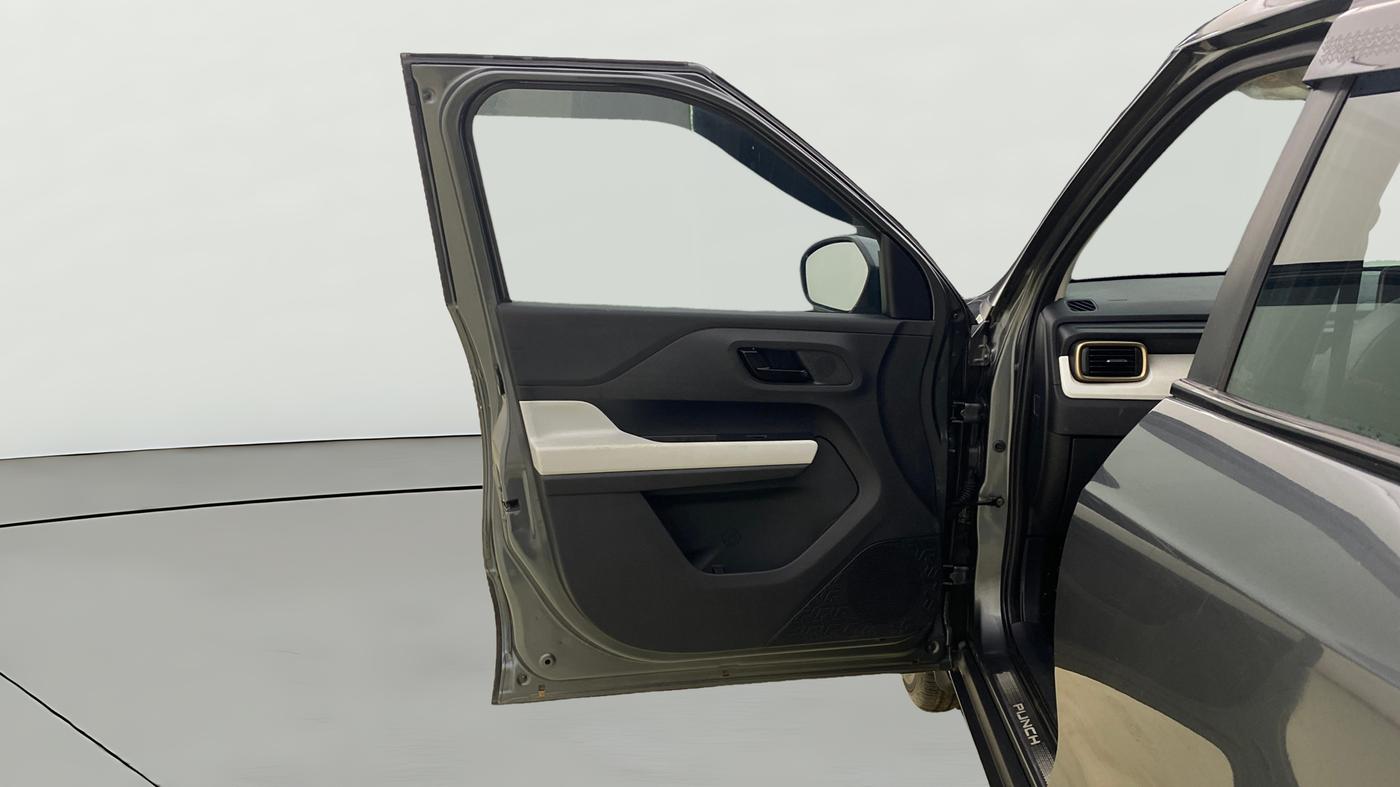 2023 Tata PUNCH ACCOMPLISHED DAZZLE SUNROOF CNG MT, CNG, Manual, 32,960 km, LHS Front Door