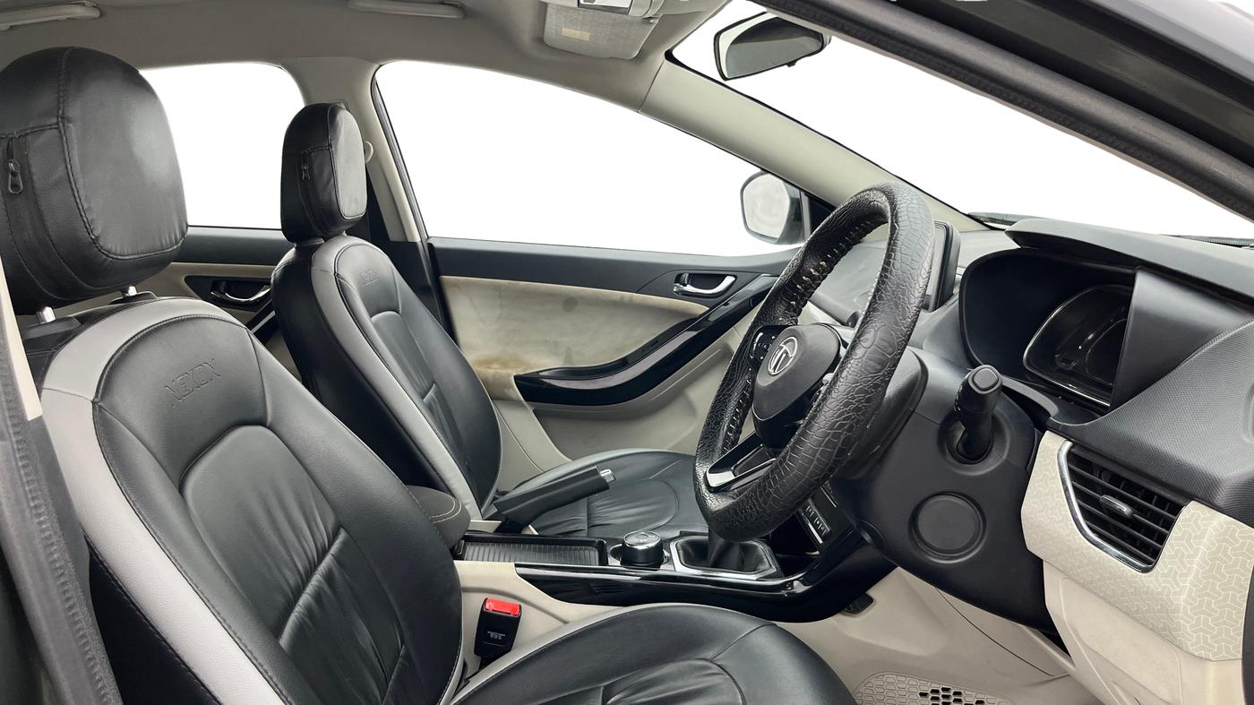 2020 Tata NEXON XZ PLUS PETROL, Petrol, Manual, 39,721 km, Right Side Front Door Cabin