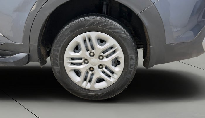 2022 KIA CARENS PRESTIGE 1.5 PETROL 7 STR, Petrol, Manual, 34,307 km, Left Rear Wheel