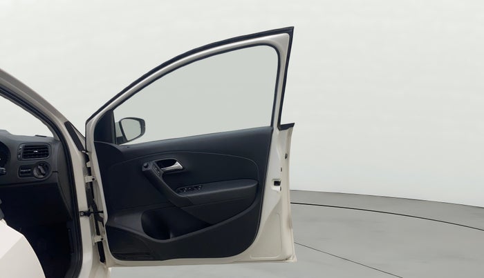 2017 Volkswagen Polo COMFORTLINE 1.2L, Petrol, Manual, 24,981 km, RHS Front Door